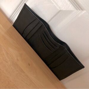 New wallet unbranded billfold leather trifold card holder black smooth boxed